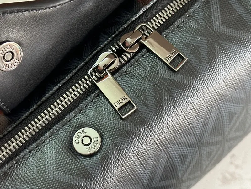 All categories 💚 Top version men’s bags 💚 DIOR 2025 official website new DIOR toiletry bag