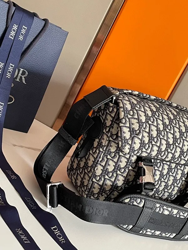All categories 💚 Top version men’s bags 💚 DIOR 2025 official website new DIOR crossbody bag