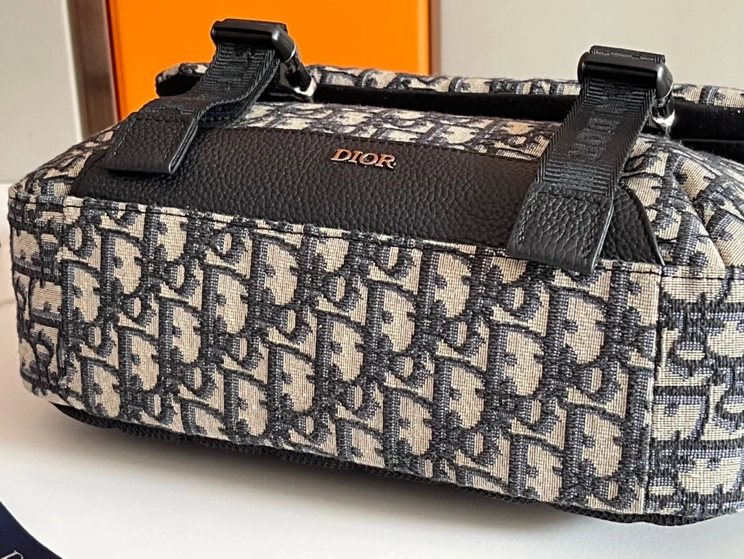 All categories 💚 Top version men’s bags 💚 DIOR 2025 official website new DIOR crossbody bag