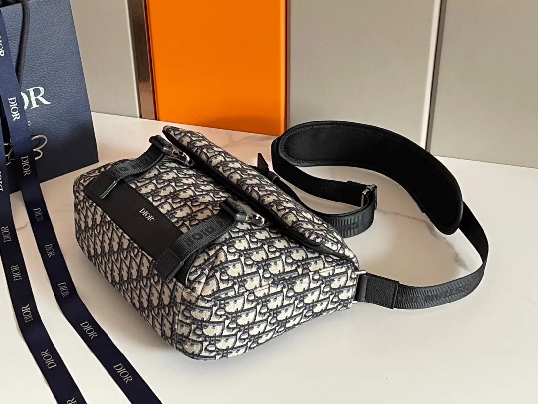 All categories 💚 Top version men’s bags 💚 DIOR 2025 official website new DIOR crossbody bag