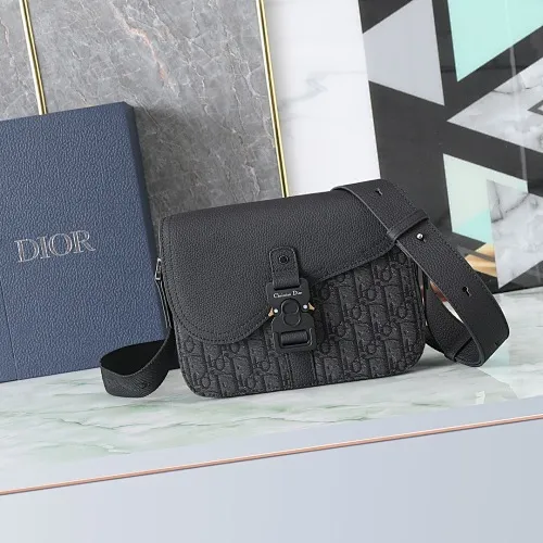 All categories 💚 Top version men’s bags 💚 DIOR 2025 official website new DIOR crossbody bag