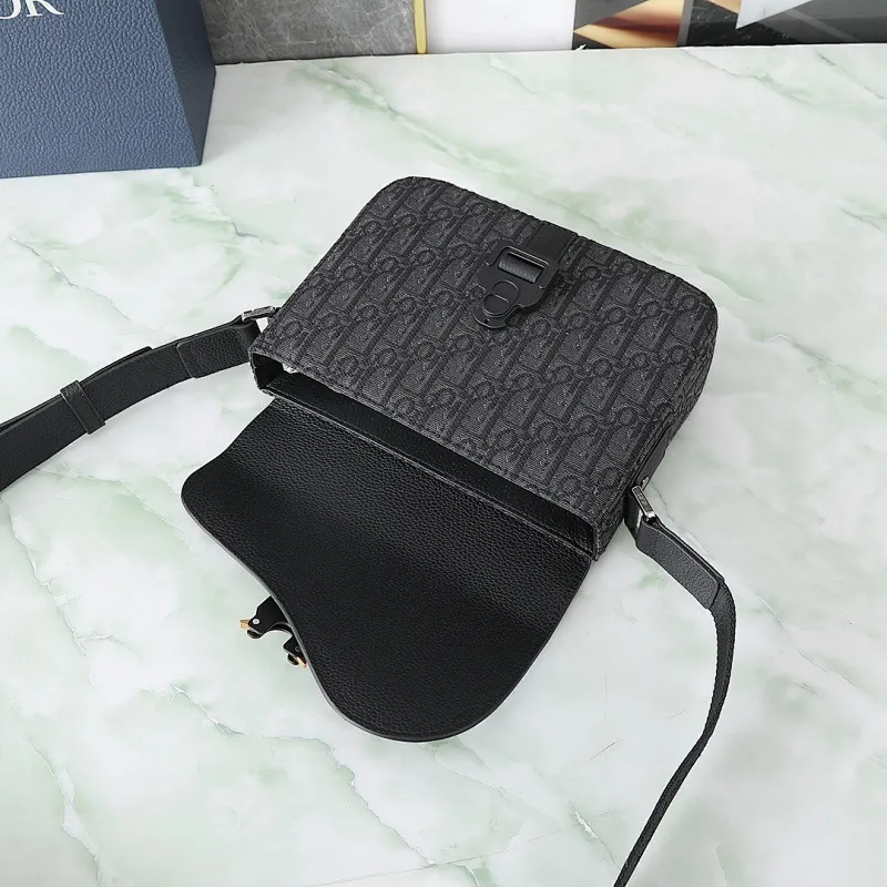 All categories 💚 Top version men’s bags 💚 DIOR 2025 official website new DIOR crossbody bag