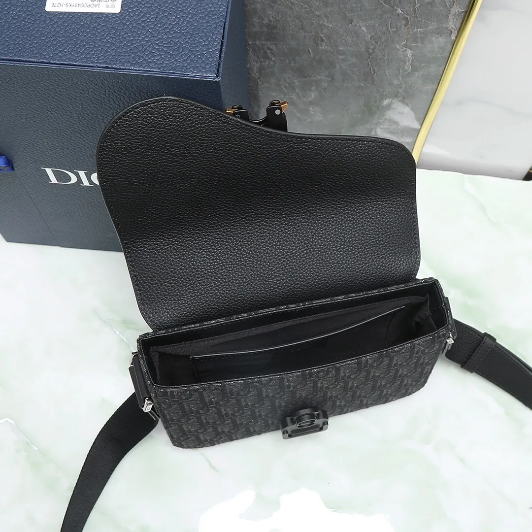 All categories 💚 Top version men’s bags 💚 DIOR 2025 official website new DIOR crossbody bag
