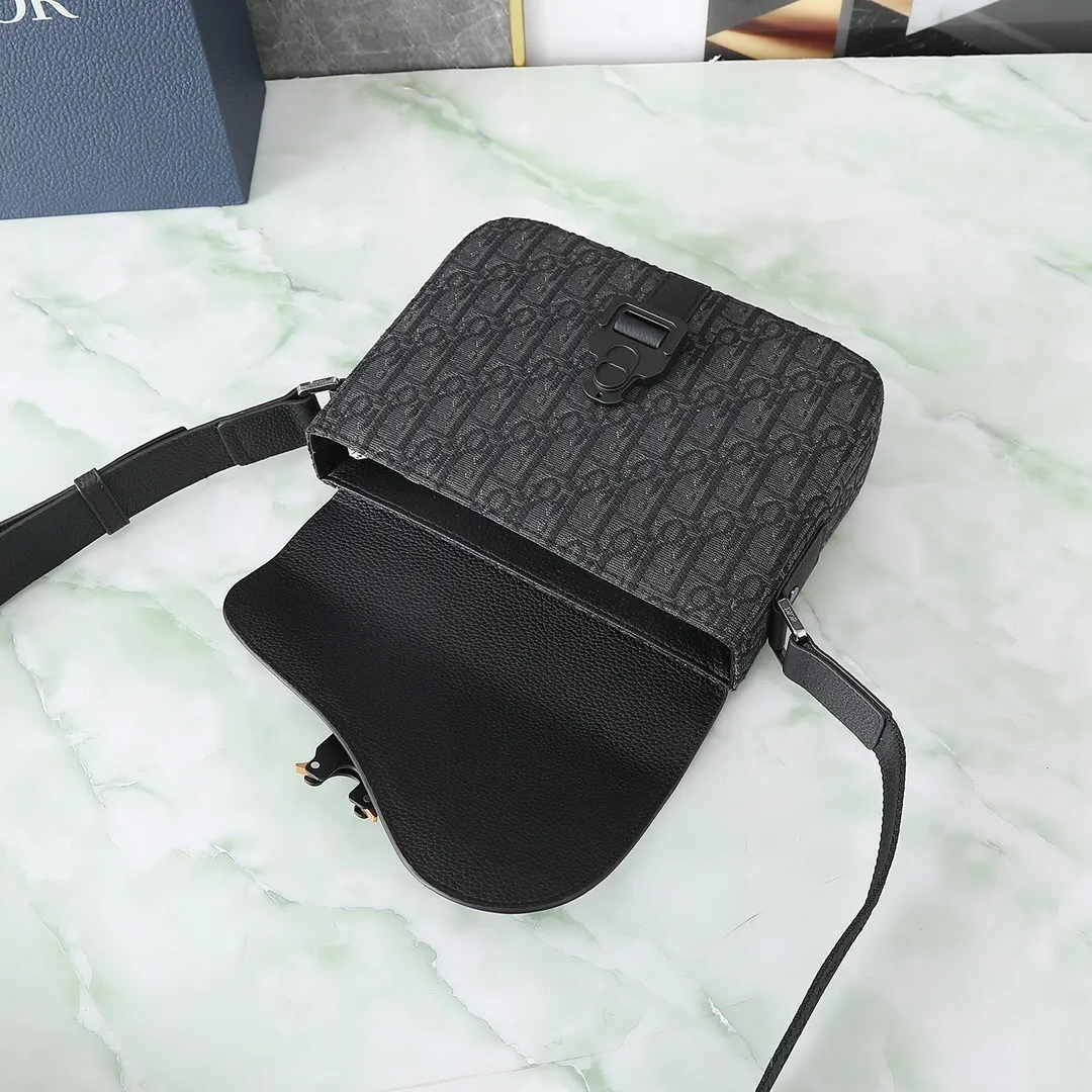 All categories 💚 Top version men’s bags 💚 DIOR 2025 official website new DIOR crossbody bag