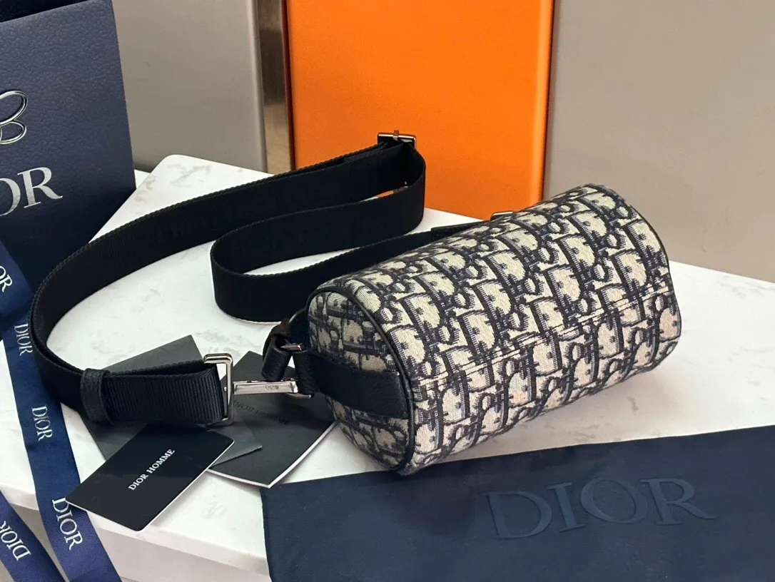 All categories 💚 Top version men’s bags 💚 DIOR 2025 official website new DIOR crossbody bag