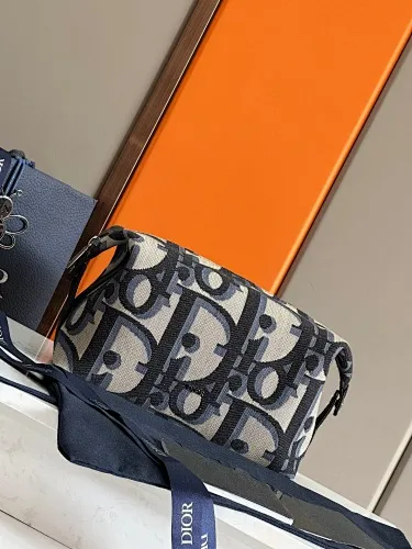 All categories 💚 Top version men’s bags 💚 DIOR 2025 official website new DIOR toiletry bag