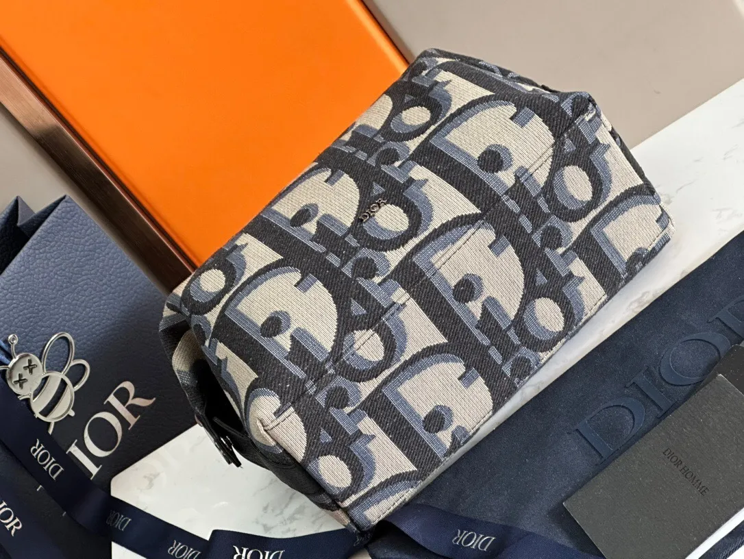 All categories 💚 Top version men’s bags 💚 DIOR 2025 official website new DIOR toiletry bag