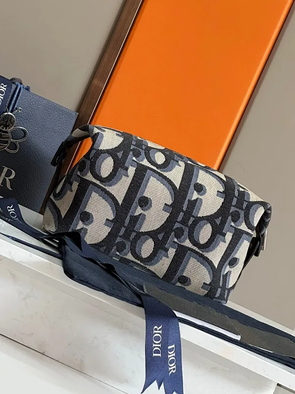 All categories 💚 Top version men’s bags 💚 DIOR 2025 official website new DIOR toiletry bag