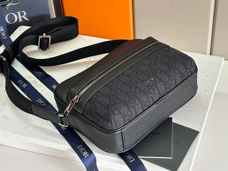 All categories 💚 Top version men’s bags 💚 DIOR 2025 official website new DIOR crossbody bag