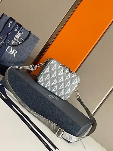 All categories 💚 Top version men’s bags 💚 DIOR 2025 official website new DIOR crossbody bag