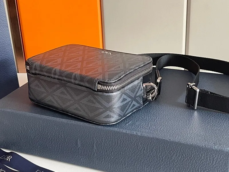 All categories 💚 Top version men’s bags 💚 DIOR 2025 official website new DIOR crossbody bag