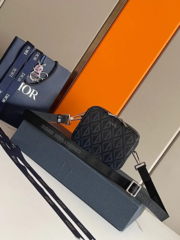 All categories 💚 Top version men’s bags 💚 DIOR 2025 official website new DIOR crossbody bag