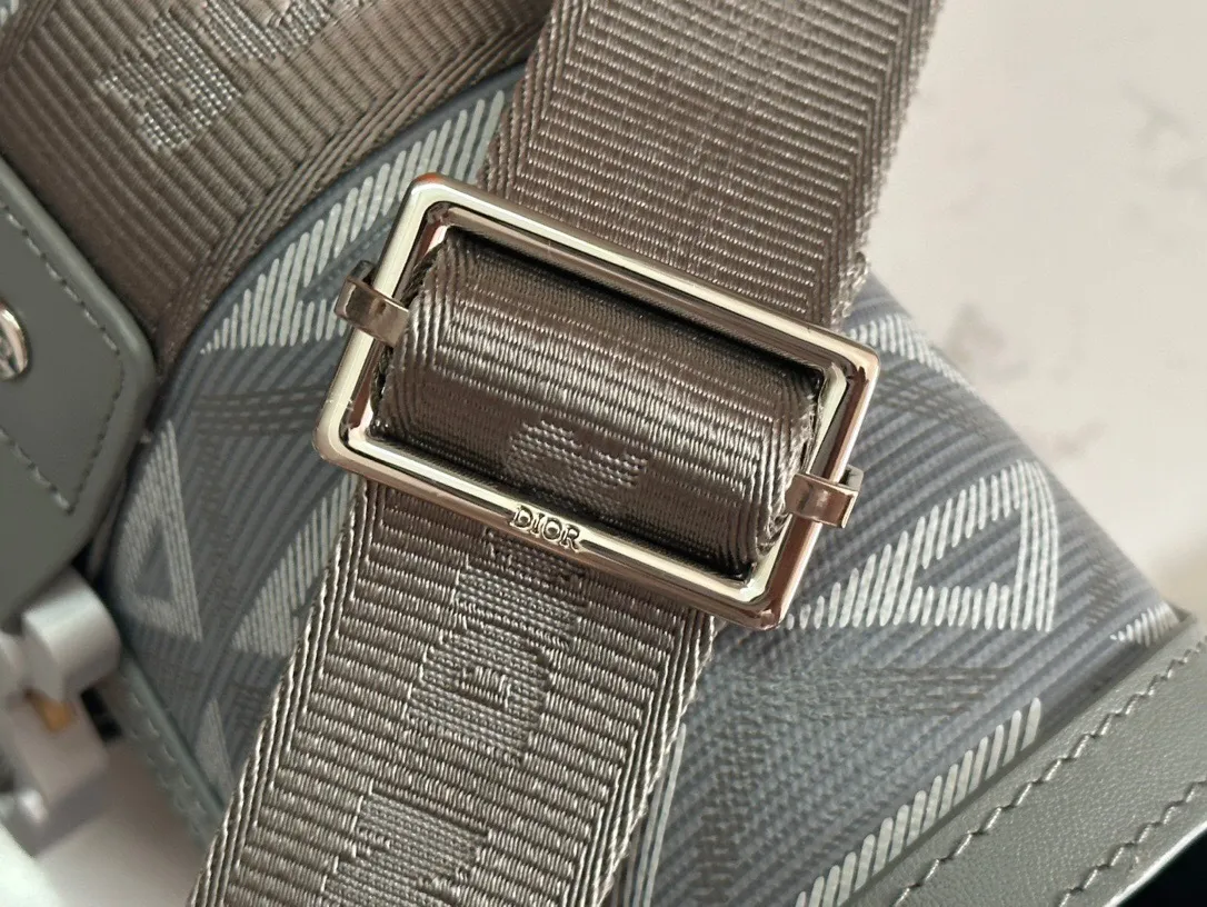 All categories 💚 Top version men’s bags 💚 DIOR 2025 official website new DIOR crossbody bag