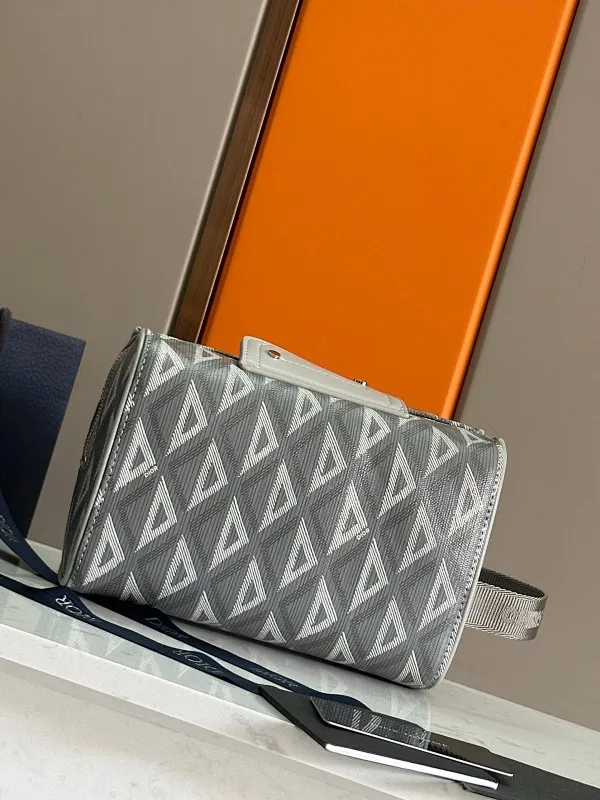 All categories 💚 Top version men’s bags 💚 DIOR 2025 official website new DIOR toiletry bag
