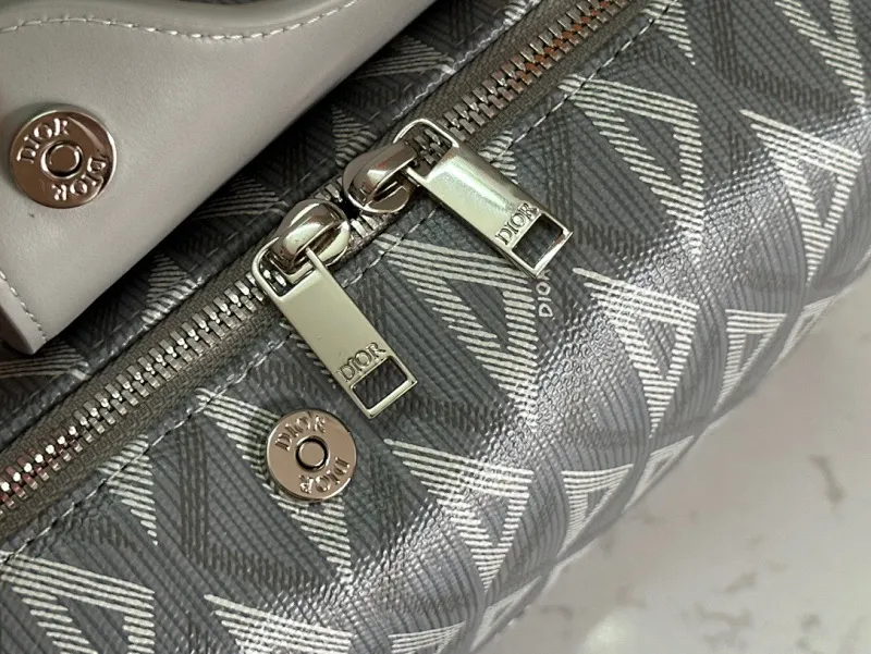 All categories 💚 Top version men’s bags 💚 DIOR 2025 official website new DIOR toiletry bag