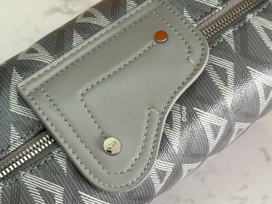 All categories 💚 Top version men’s bags 💚 DIOR 2025 official website new DIOR toiletry bag