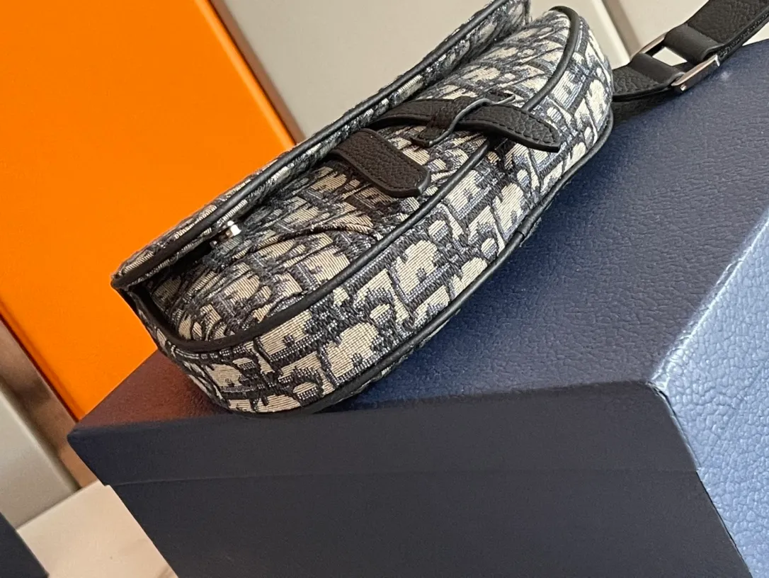 All categories 💚 Top version men’s bags 💚 DIOR 2025 official website new DIOR crossbody bag