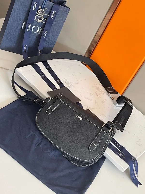 All categories 💚 Top version men’s bags 💚 DIOR 2025 official website new DIOR crossbody bag