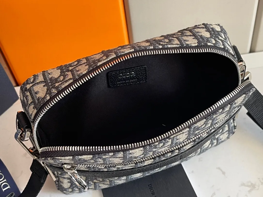 All categories 💚 Top version men’s bags 💚 DIOR 2025 official website new DIOR crossbody bag