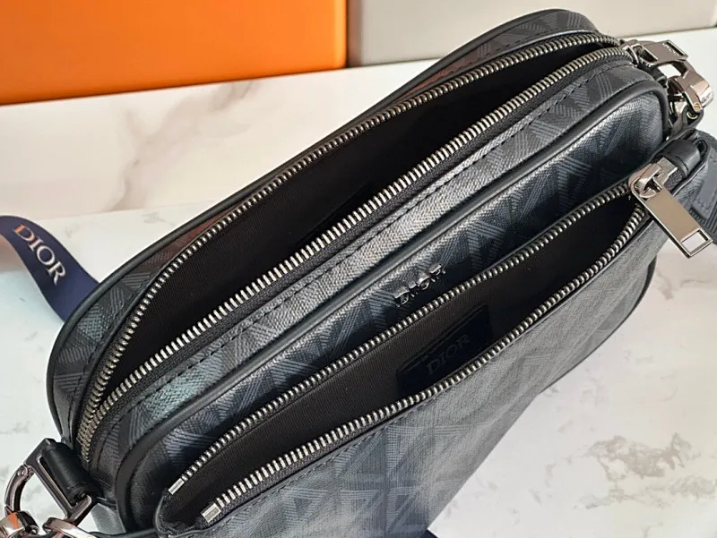 All categories 💚 Top version men’s bags 💚 DIOR 2025 official website new DIOR crossbody bag