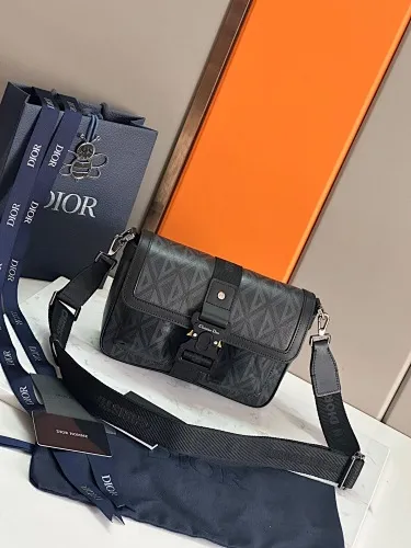 All categories 💚 Top version men’s bags 💚 DIOR 2025 official website new DIOR crossbody bag