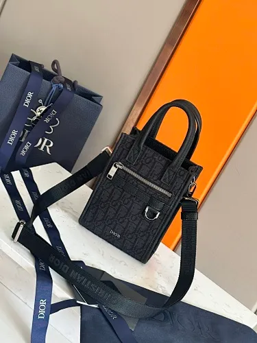 All categories 💚 Top version men’s bags 💚 DIOR 2025 official website new DIOR crossbody bag