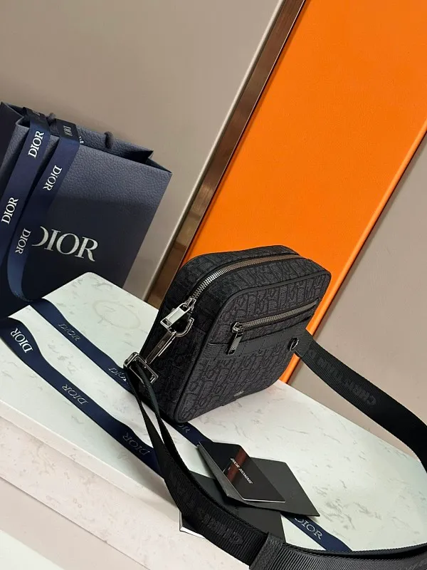 All categories 💚 Top version men’s bags 💚 DIOR 2025 official website new DIOR crossbody bag