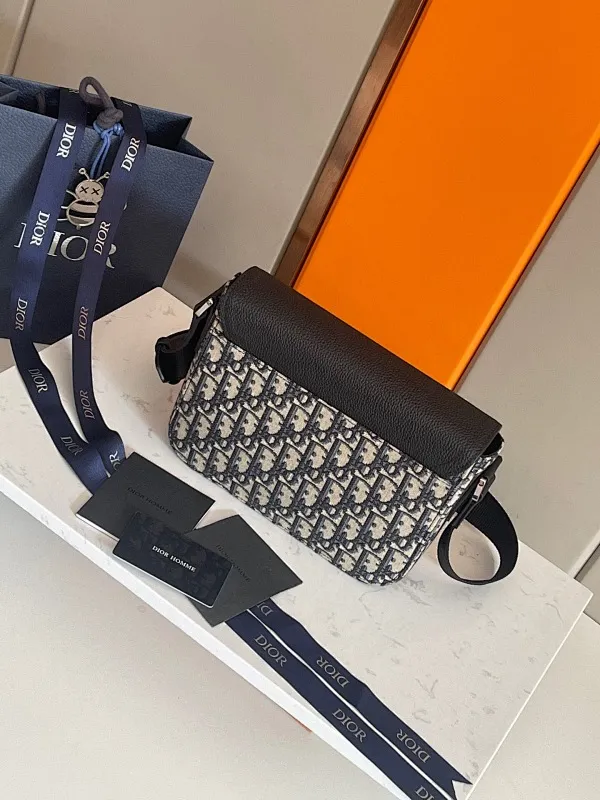 All categories 💚 Top version men’s bags 💚 DIOR 2025 official website new DIOR crossbody bag