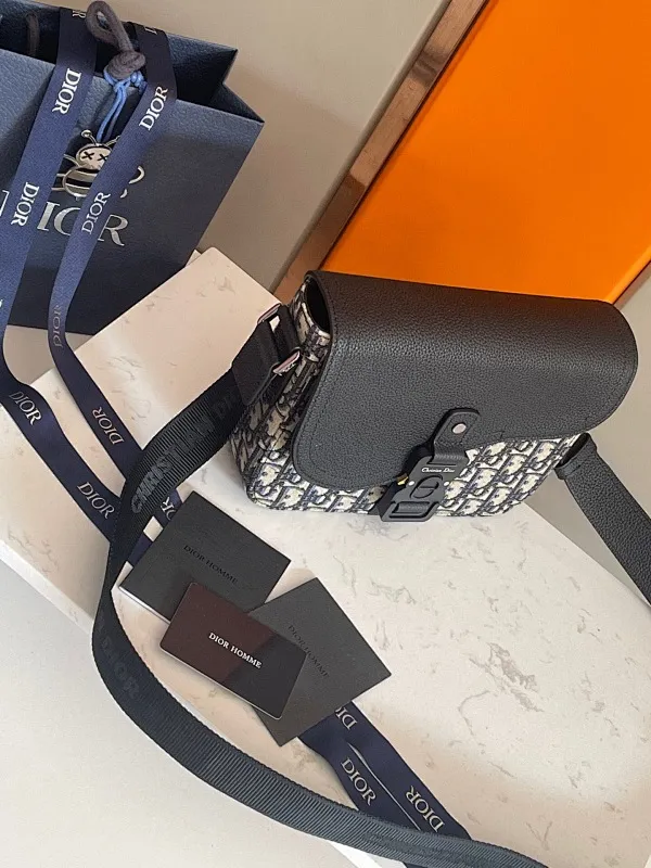 All categories 💚 Top version men’s bags 💚 DIOR 2025 official website new DIOR crossbody bag