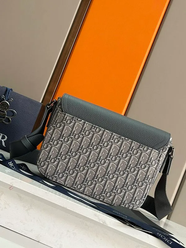 All categories 💚 Top version men’s bags 💚 DIOR 2025 official website new DIOR crossbody bag