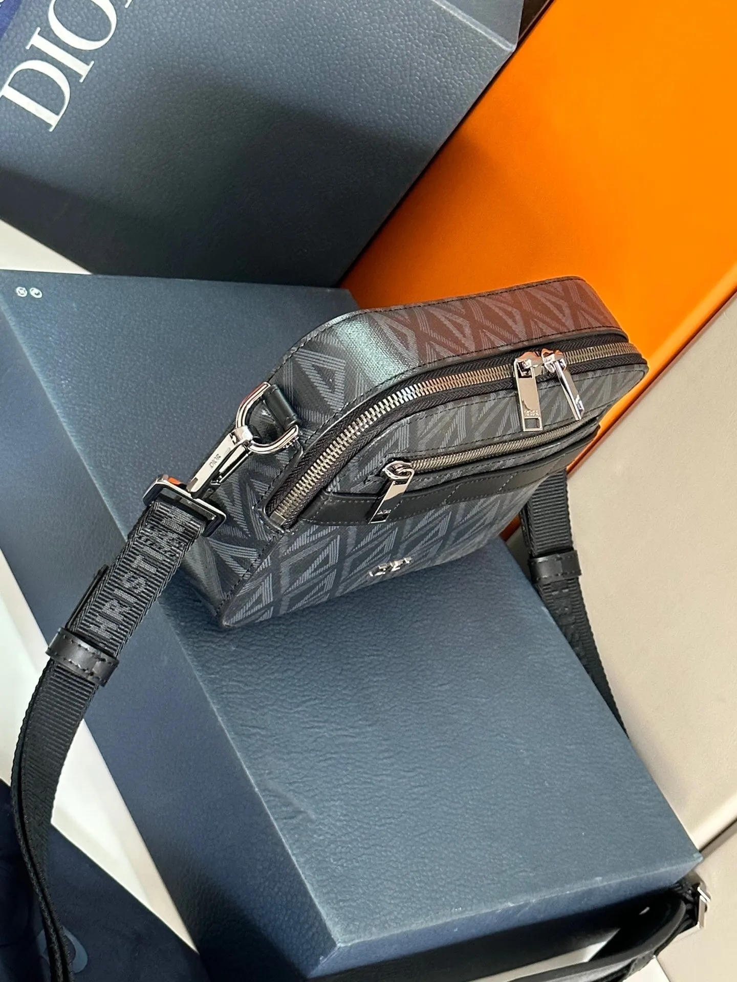 All categories 💚 Top version men’s bags 💚 DIOR 2025 official website new DIOR crossbody bag