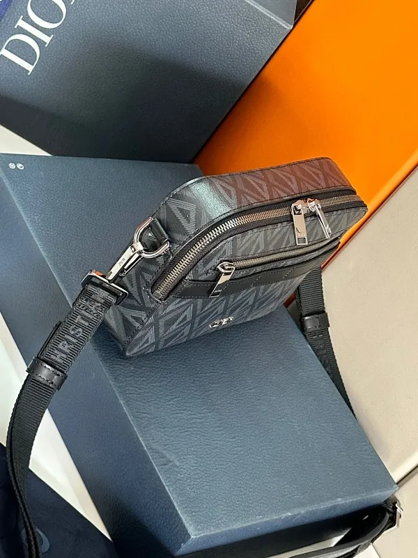 All categories 💚 Top version men’s bags 💚 DIOR 2025 official website new DIOR crossbody bag