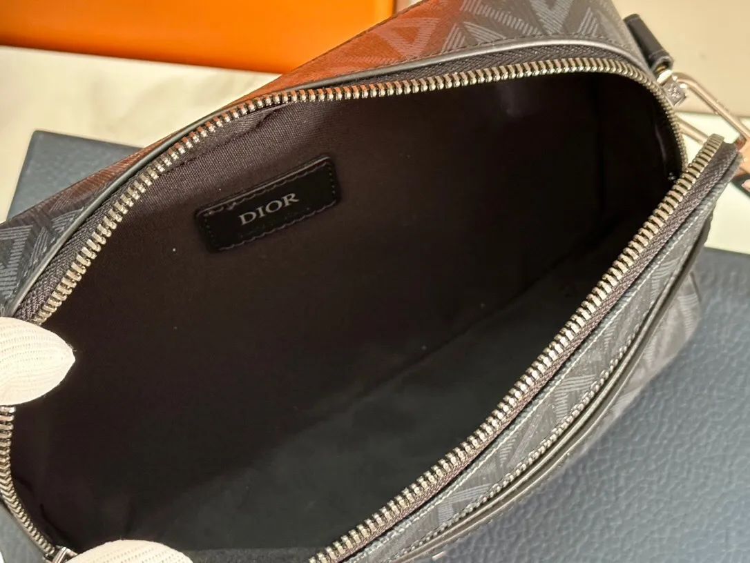 All categories 💚 Top version men’s bags 💚 DIOR 2025 official website new DIOR crossbody bag