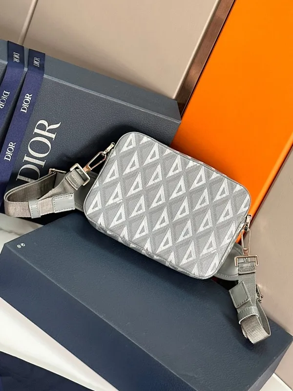 All categories 💚 Top version men’s bags 💚 DIOR 2025 official website new DIOR crossbody bag
