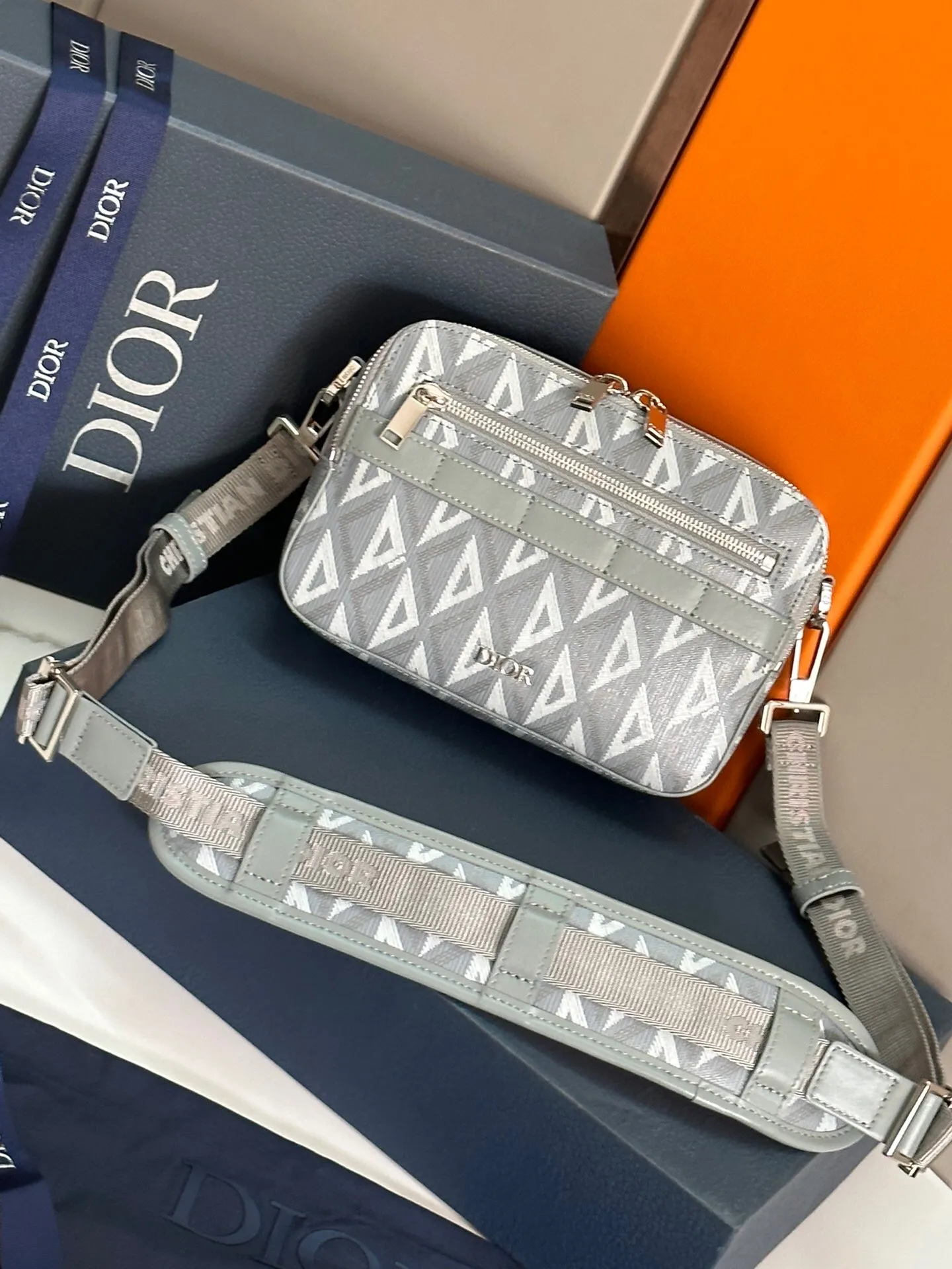 All categories 💚 Top version men’s bags 💚 DIOR 2025 official website new DIOR crossbody bag