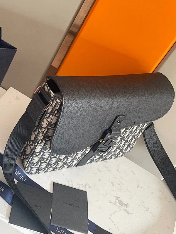 All categories 💚 Top version men’s bags 💚 DIOR 2025 official website new DIOR crossbody bag