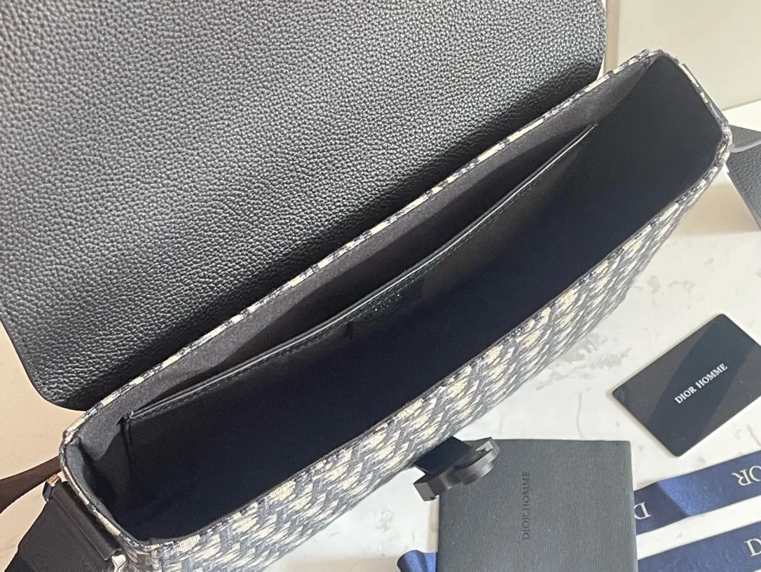 All categories 💚 Top version men’s bags 💚 DIOR 2025 official website new DIOR crossbody bag