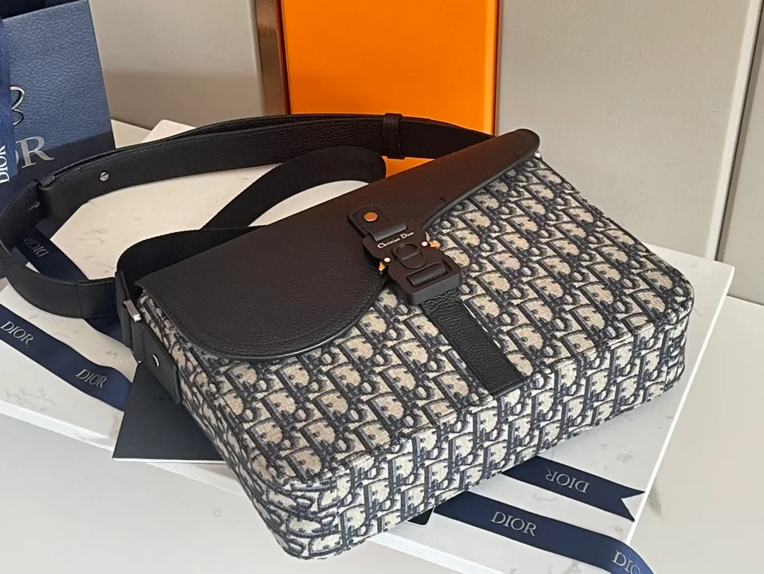 All categories 💚 Top version men’s bags 💚 DIOR 2025 official website new DIOR crossbody bag