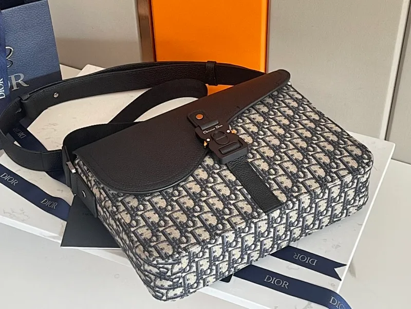 All categories 💚 Top version men’s bags 💚 DIOR 2025 official website new DIOR crossbody bag