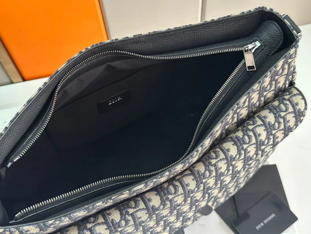 All categories 💚 Top version men’s bags 💚 DIOR 2025 official website new DIOR crossbody bag