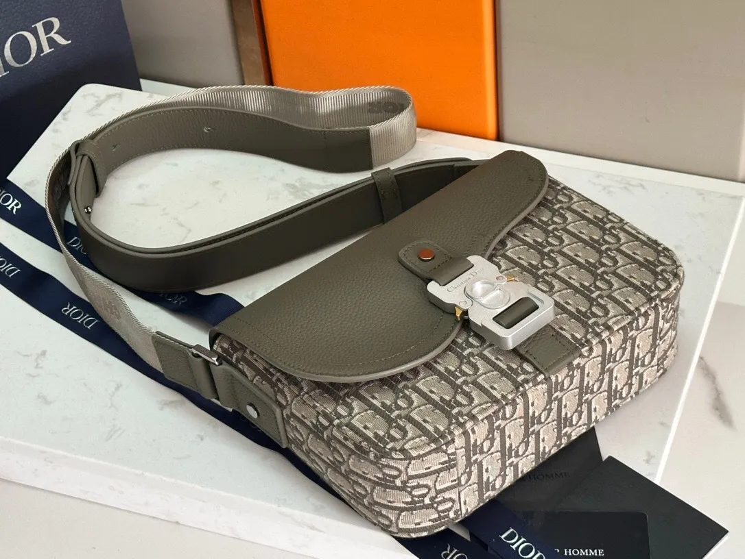 All categories 💚 Top version men’s bags 💚 DIOR 2025 official website new DIOR crossbody bag