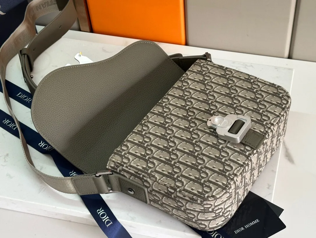 All categories 💚 Top version men’s bags 💚 DIOR 2025 official website new DIOR crossbody bag
