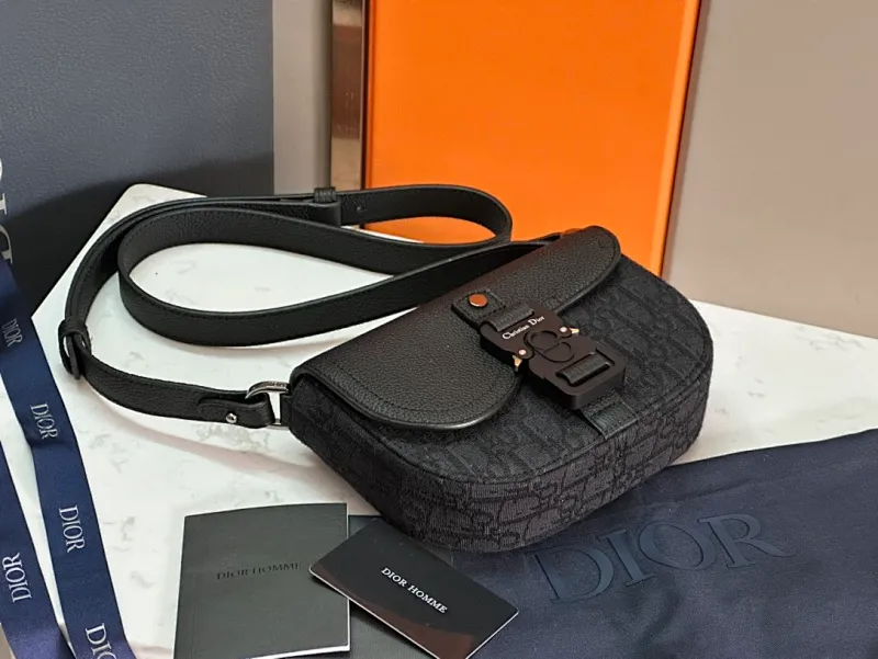 All categories 💚 Top version men’s bags 💚 DIOR 2025 official website new DIOR crossbody bag