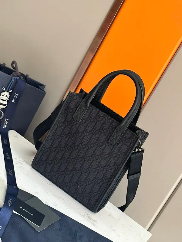 All categories 💚 Top version men’s bags 💚 DIOR 2025 official website new DIOR crossbody bag