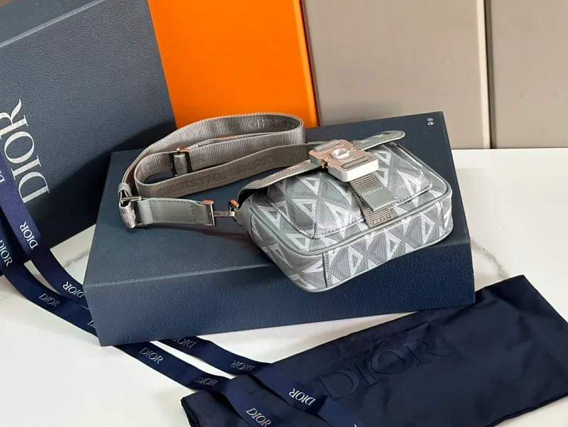 All categories 💚 Top version men’s bags 💚 DIOR 2025 official website new DIOR crossbody bag