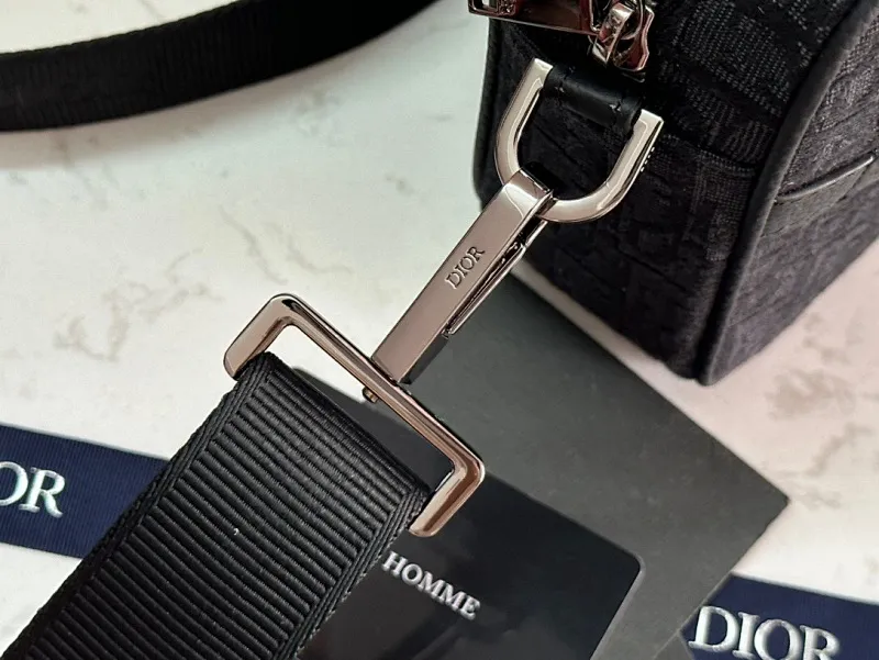 All categories 💚 Top version men’s bags 💚 DIOR 2025 official website new DIOR crossbody bag