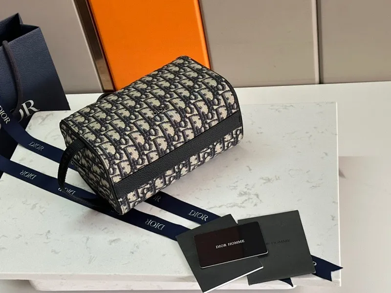 All categories 💚 Top version men’s bags 💚 DIOR 2025 official website new DIOR toiletry bag