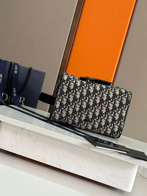 All categories 💚 Top version men’s bags 💚 DIOR 2025 official website new DIOR toiletry bag
