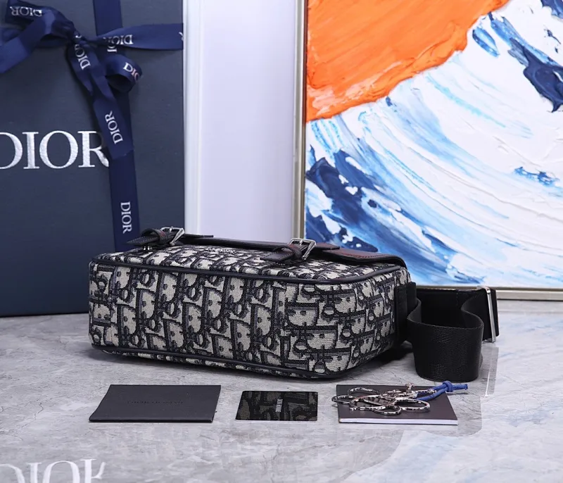 All categories 💚 Top version men’s bags 💚 DIOR 2025 official website new DIOR crossbody bag