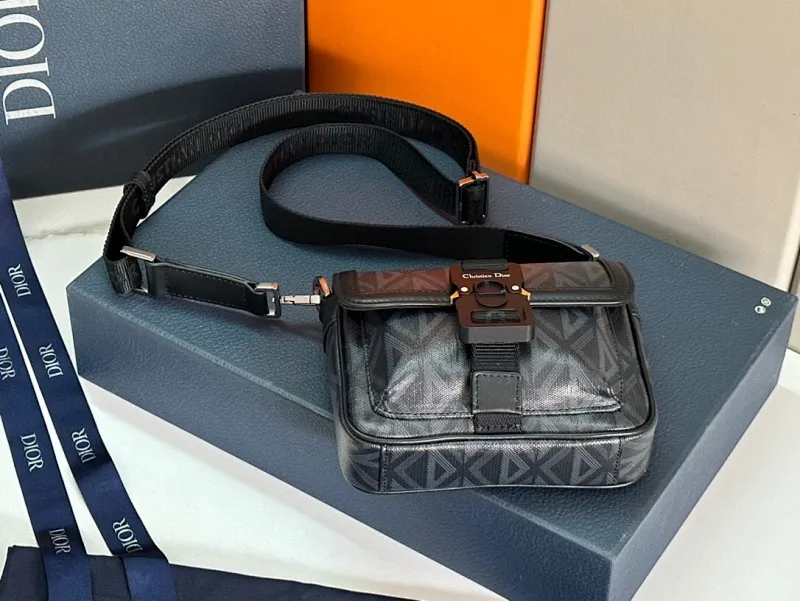 All categories 💚 Top version men’s bags 💚 DIOR 2025 official website new DIOR crossbody bag